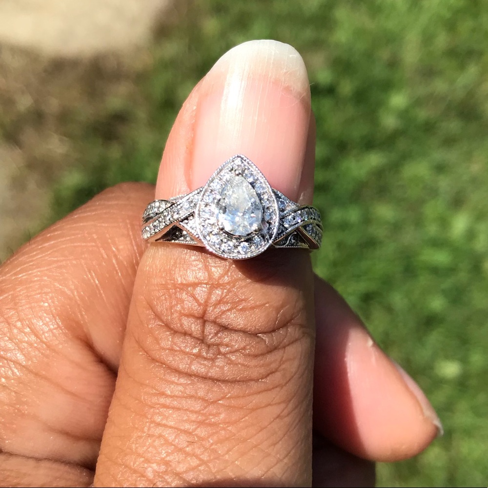 ❤️SALE❤️ 1ctw Genuine diamond ring size 9.